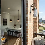 Holiday home Downtown Luxury Large Townhome Lots Of Beds *