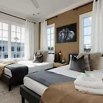Downtown Luxury Large Townhome Lots Of Beds Nashville