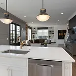 Downtown Luxury Large Townhome Lots Of Beds * Nashville