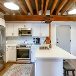 Apartment Stylish With Urban Charm Nashville