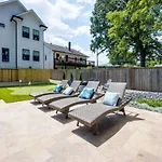 East Nashville Bliss Pool And Putt Putt Paradise