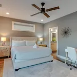 Holiday home Spacious And Modern 2 Rooftops Stage Games And