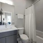Holiday home Rhythmic Retreat Rooftop Lounge 4 Bedroom 4.5 Bath *