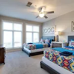 Charming Retreat Near Music Row & Vanderbilt