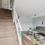 Apartment Brentwood U8 I Cozy & Comfy I 2bd I Free Parking
