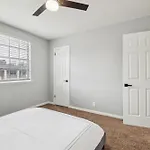 Brentwood U8 I Cozy & Comfy I 2bd I Free Parking *