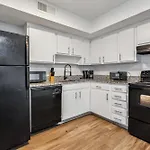 Brentwood S I Cozy & Comfy I 2bd 15 Bth *