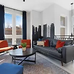 The Daylily & The Aster - Two Four Bedroom Homes Holiday home Nashville
