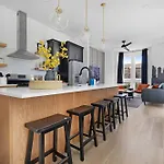 The Daylily & The Aster - Two Four Bedroom Homes Holiday home