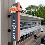 Barbie Dream Condo - Near Restaurants, Coffee And Bar