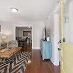 Historic Family *walk To Bars & Restaurants* Holiday home *