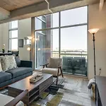 5m403- Traveler's Haven 1bd 1-5b 2 Story East *