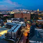 2 Modern Apartments In Heart Of Midtown Walkable Location Patio Pool Gym