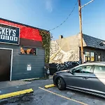 1009 Eastside Vibe - Big & Central