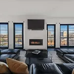 121 Floor 3 Buyout By Avantstay Entire Third Floor Buyout Of 121 Sleeps 18 *