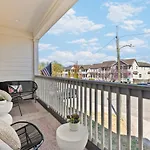 Vibrant In The Nations With Garage Walk To Restaurants And Shops Holiday home *