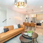 Duet - 2 Units - Rooftop Patios - Mins To Broadway