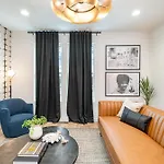 Duet - 2 Units - Rooftop Patios - Mins To Broadway