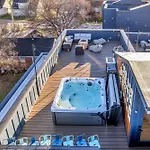 Twin Homes Rooftop Deck Hot Tub Outdoor Kitchen