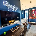 Broadway Blues At Lofts At Vandy West End Holiday home *