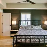 The Urban River - 4br Getaway Holiday home