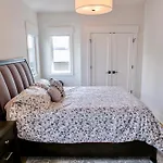 The Urban River - 4br Getaway Holiday home