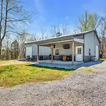 The Den At J-barn - Secluded Retreat Holiday home