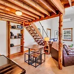 The Den At J-barn - Secluded Retreat * Nashville
