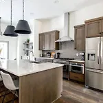 Holiday home West End Oasis'- 2 Side By Side Homes - Patios *