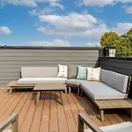 Holiday home West End Oasis'- 2 Side By Side Homes - Patios