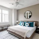 West End Oasis'- 2 Side By Side Homes - Patios Holiday home Nashville