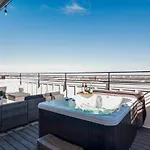 Side By Side Nash Homes - Relaxing Rooftop Patios Nashville