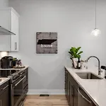Side By Side Nash Homes - Relaxing Rooftop Patios Holiday home Nashville