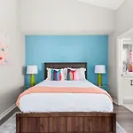 Large Marvel Themed 14ppl Spacious Townhome Holiday home *