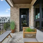 Let Er Buck On Music Row, Mins To Broadway With Pool, Gym, Balcony