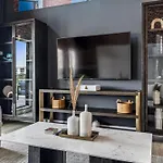 Grand Ole Nashville- Walk To Broadway & Honky Tonks! Apartment *