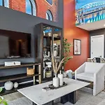 Grand Ole Nashville- Walk To Broadway & Honky Tonks! Apartment *