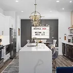Holiday home 5br Rooftop Retreat 7 Min To Broadway Nashville