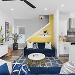Holiday home 5br Rooftop Retreat 7 Min To Broadway *
