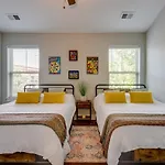 Holiday home Coolest In East
