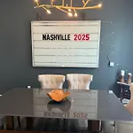 5br Rooftop Retreat 7 Min To Broadway Holiday home