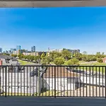 Gorgeous For 8 With Rooftop & Gym Near Dt Apartment