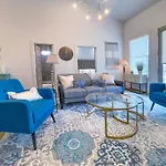 Modern Duplex - 1 Mile From Robust Nightlife