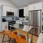 Holiday home Stylish Modern In Nashville's 12 South *