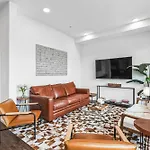 Chic For 8 In Desirable Gulch Neighborhood Holiday home