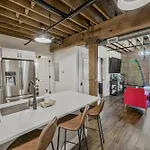 Luxe Loft With Speakeasy Parking And 2 Mi To Broadway