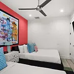 Holiday home Pop Art Retreat On Legendary 8th - Walk Everywhere *