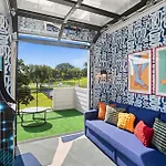 Pop Art Retreat On Legendary 8th - Walk Everywhere *