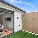 Walk To Music Food Comedy - Vibe At 8Th & Argyle