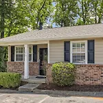 Cute & Cozy - Minutes From Downtown & Bna